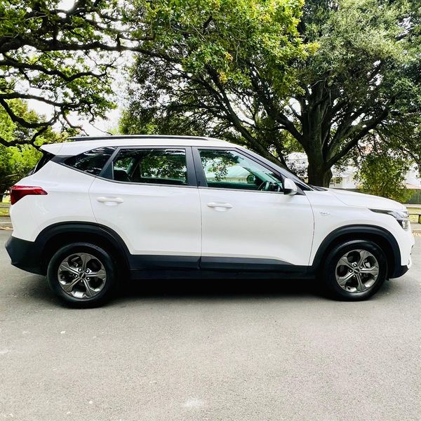 2022 Kia Seltos LX 2.0P/IV Carousel 13