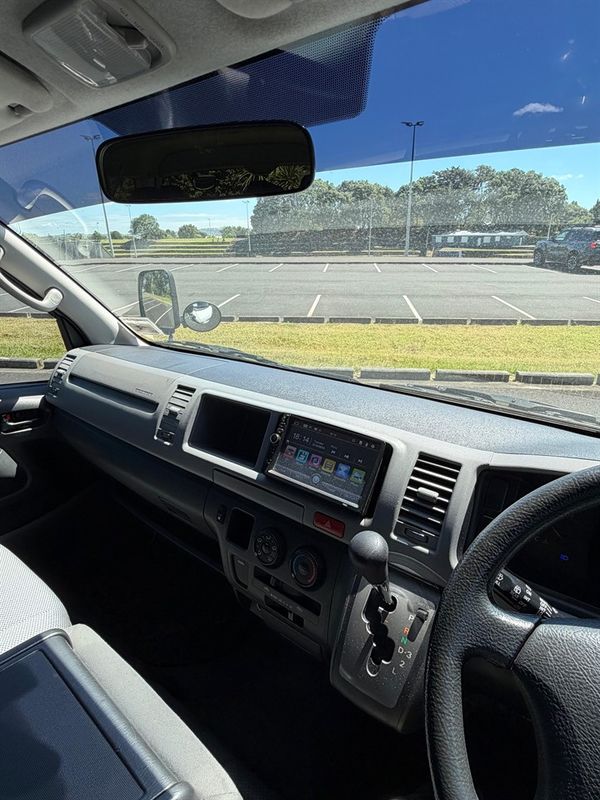 2008 Toyota Hiace Carousel 7