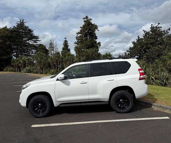 2016 Toyota Landcruiser prado GX 2.8D/4WD/6AT/SW/5 Carousel 15