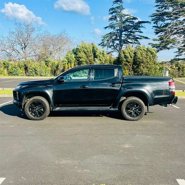 2022 Mitsubishi Triton DC GLSB 4WD 6AT 2.4D Carousel 14