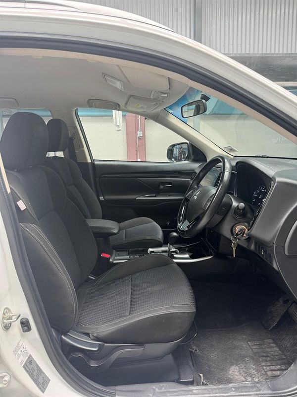 2019 Mitsubishi Outlander 4WD Carousel 5