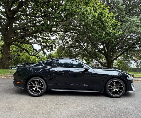 2020 Ford Mustang 2.3L FASTBACK AT 2.3 Carousel 2