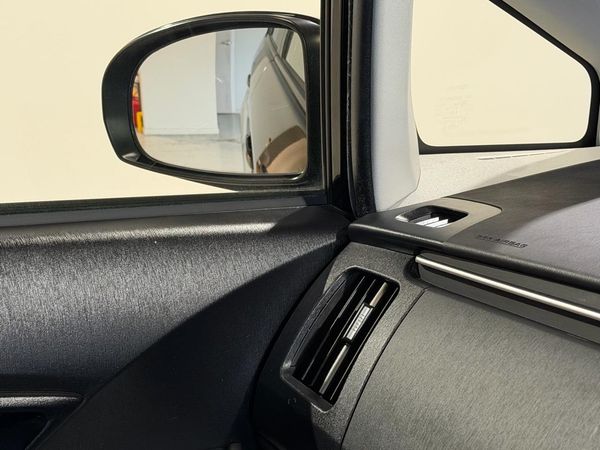 2015 Toyota Prius S -Grade Carousel 4