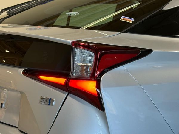 2020 Toyota Prius S -Grade Carousel 18