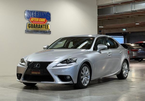 2013 Lexus IS 300h Version L Carousel 12