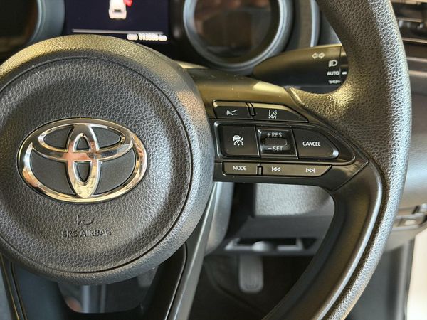 2021 Toyota Yaris Cross HYBRID-X Carousel 7