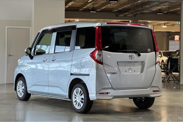 2017 Toyota Roomy X-S GRADE Carousel 14