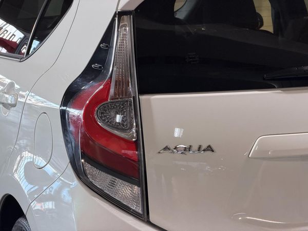 2018 Toyota Aqua "S Grade" Carousel 10