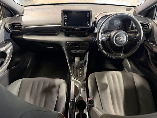 2021 Toyota Yaris Hybrid X Carousel 5
