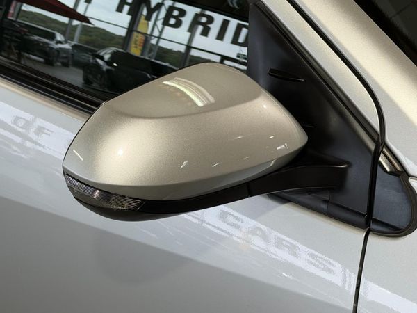 2021 Toyota Yaris Hybrid X Carousel 3