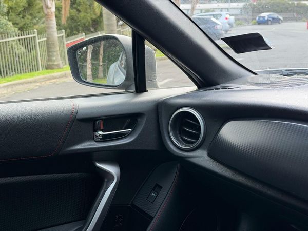 2012 Toyota GT86 Carousel 3