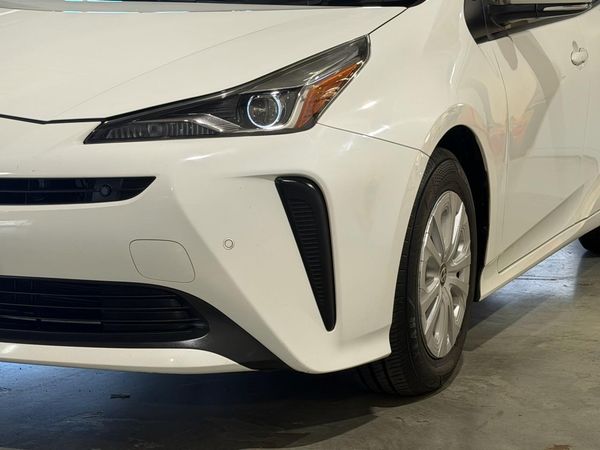 2021 Toyota Prius S -Grade Carousel 13