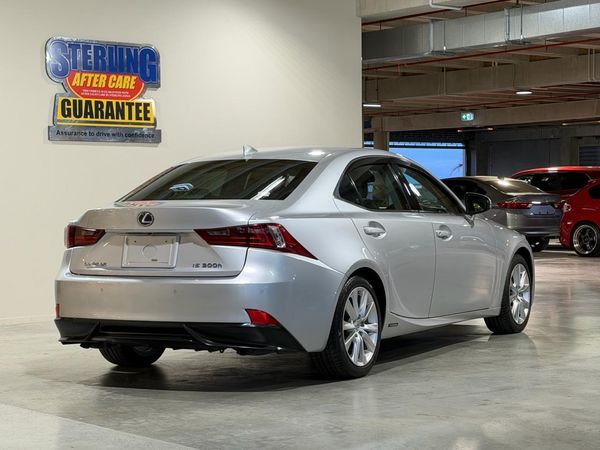 2013 Lexus IS 300h Version L Carousel 17