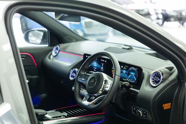 2021 Mercedes-Benz EQA EQA250 AMG-Line Carousel 3