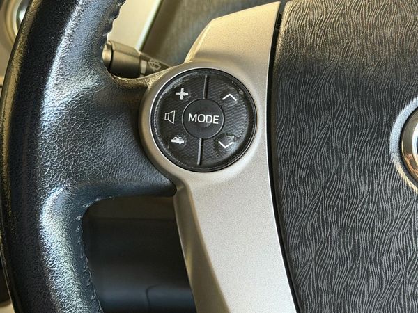 2013 Toyota Prius ALPHA S-TOURING Carousel 7