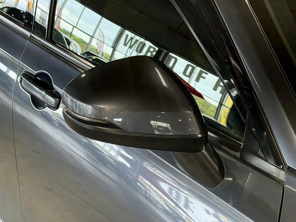 2021 Honda Vezel E:HEV Z Carousel 3