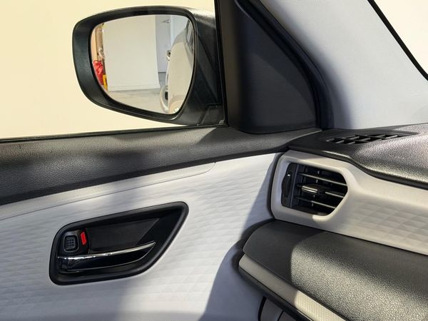 2024 Suzuki Swift XG Carousel 4