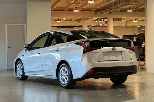 2020 Toyota Prius S -Grade Carousel 15