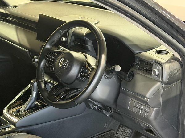 2021 Honda Vezel E:HEV Z Carousel 6