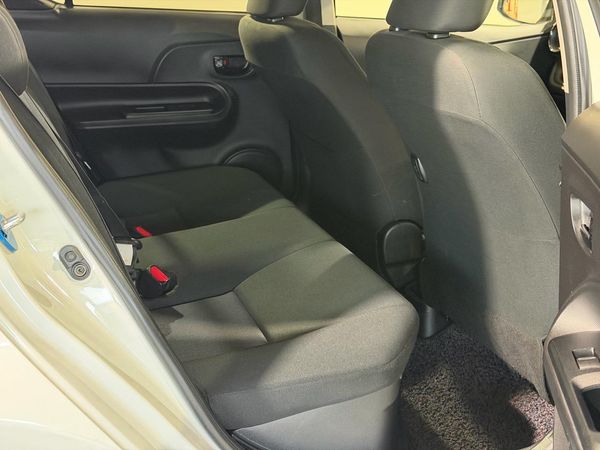 2018 Toyota Aqua "S Grade" Carousel 6