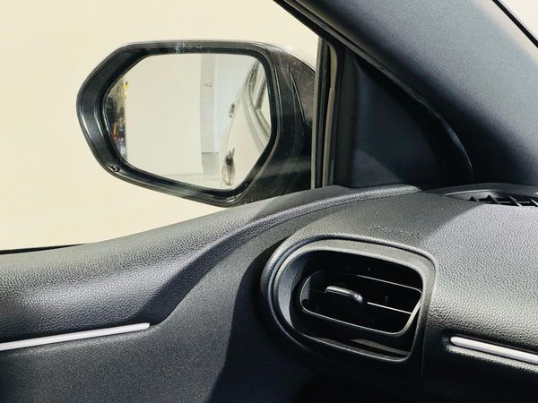 2020 Toyota Yaris X-GRADE Carousel 4