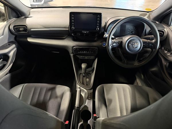 2020 Toyota Yaris Hybrid X Carousel 5