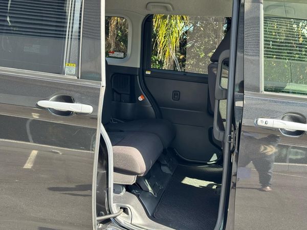 2017 Toyota Tank XS Carousel 9