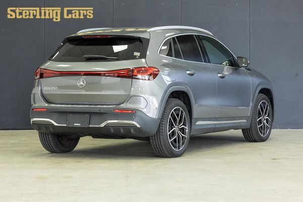 2021 Mercedes-Benz EQA EQA250 AMG-Line Carousel 13