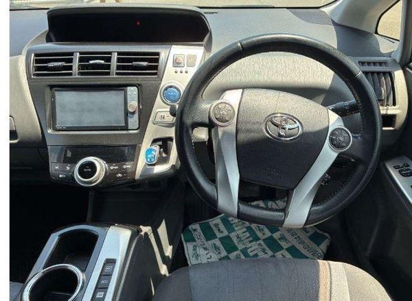 2012 Toyota Prius ALPHA G-GRADE Carousel 8
