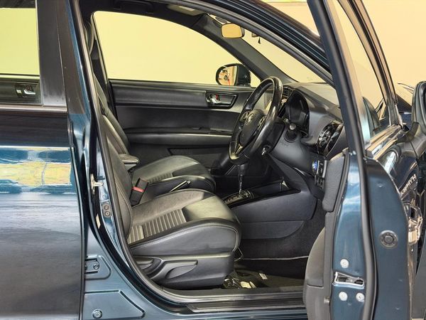 2018 Toyota Corolla G-WXB GRADE Carousel 9