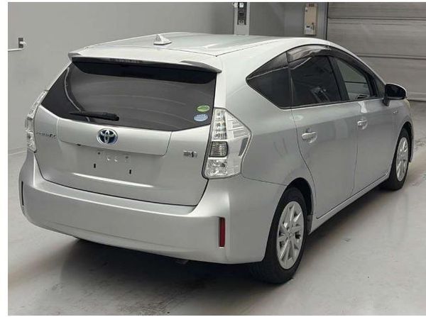 2012 Toyota Prius ALPHA G-GRADE Carousel 3