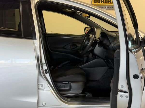 2020 Toyota Yaris Hybrid X Carousel 9