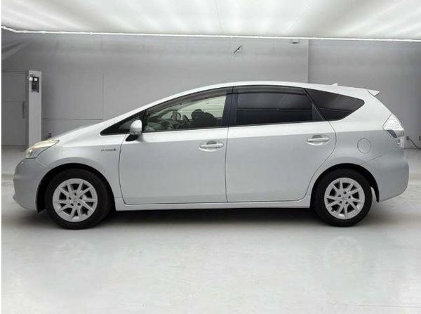 2012 Toyota Prius ALPHA G-GRADE Carousel 5