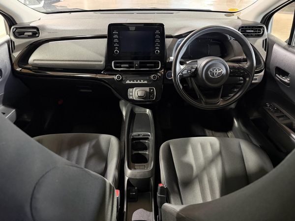 2021 Toyota Aqua X-GRADE Carousel 5