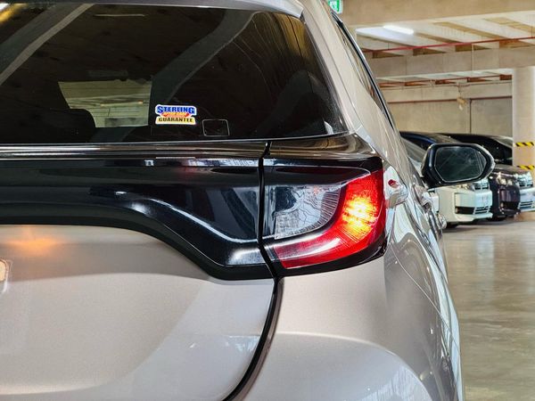 2020 Toyota Yaris X-GRADE Carousel 17