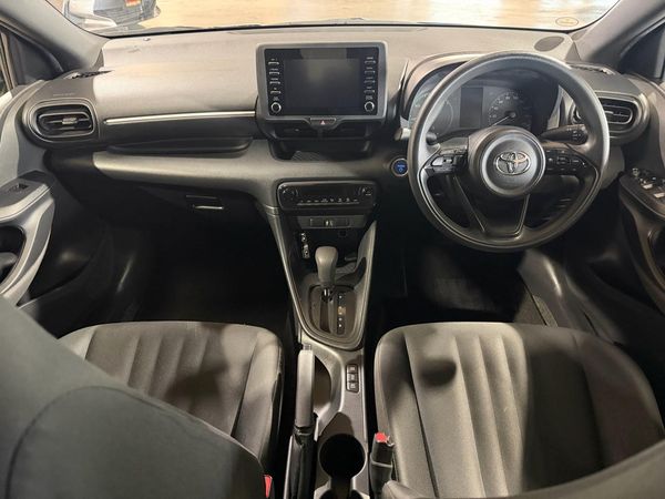2021 Toyota Yaris Hybrid X Carousel 5