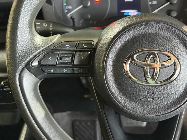 2021 Toyota Yaris Hybrid X Carousel 7