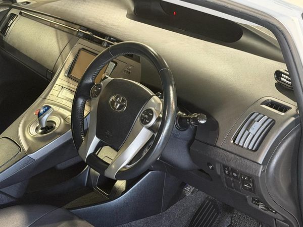 2012 Toyota Prius G Touring Selection