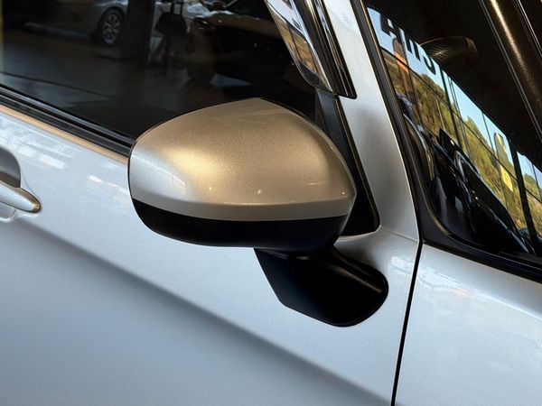 2018 Toyota Tank XS Carousel 3