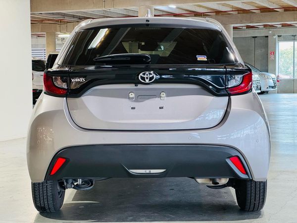 2020 Toyota Yaris X-GRADE Carousel 16
