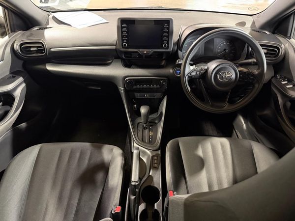 2021 Toyota Yaris Hybrid X Carousel 4