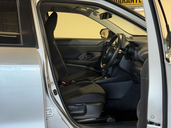2021 Toyota Yaris Cross HYBRID-X Carousel 9