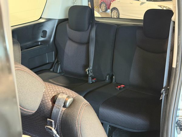 2013 Nissan Serena Highway Star S-Hybrid V Selection Carousel 5