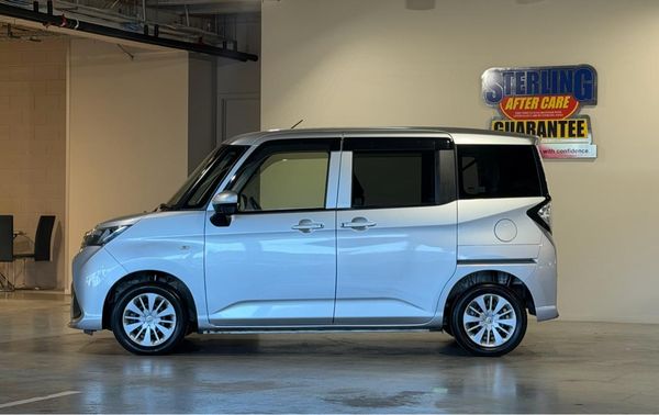 2018 Toyota Tank XS Carousel 13