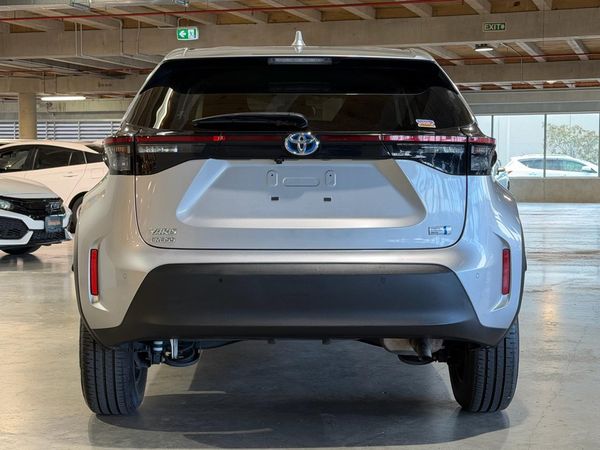 2021 Toyota Yaris Cross HYBRID-X Carousel 16