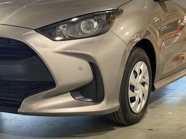 2021 Toyota Yaris Hybrid X Carousel 13