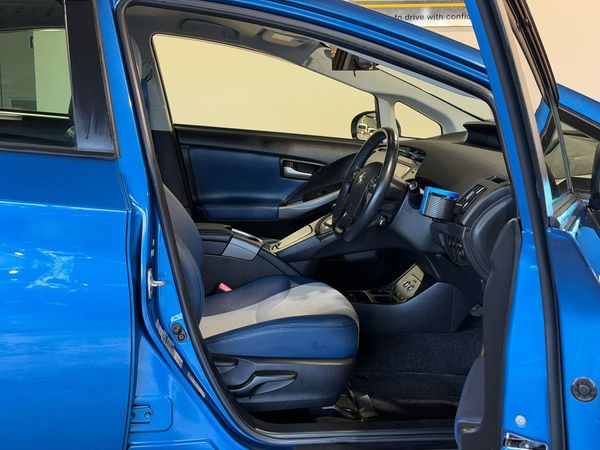 2013 Toyota Prius S -Touring Selection Mycoorde Carousel 9