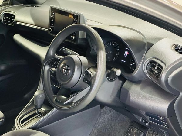 2020 Toyota Yaris X-GRADE Carousel 6