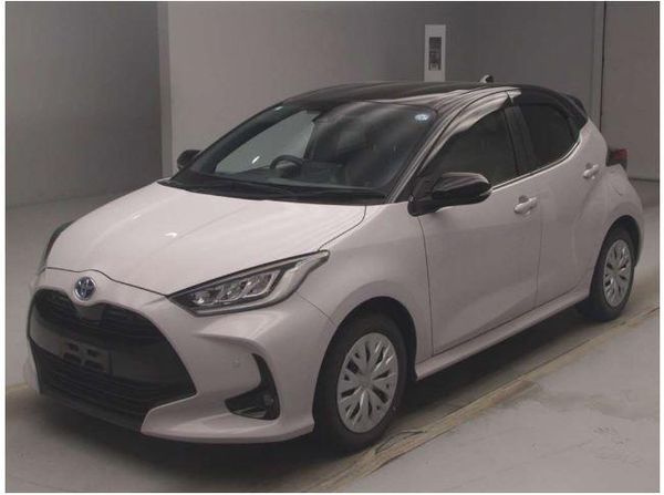 2021 Toyota Yaris HYBRID-Z Carousel 1