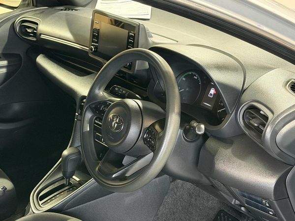 2021 Toyota Yaris Hybrid X Carousel 5